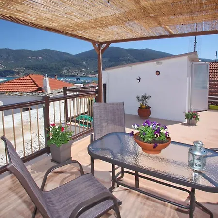 Ioanna's House Apartment